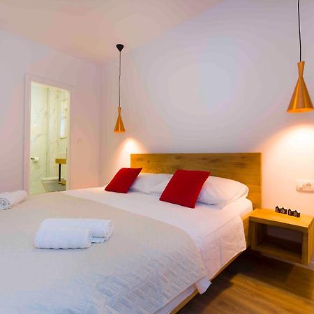 Hotel Bulli Croatia Donji Seget Esterno foto