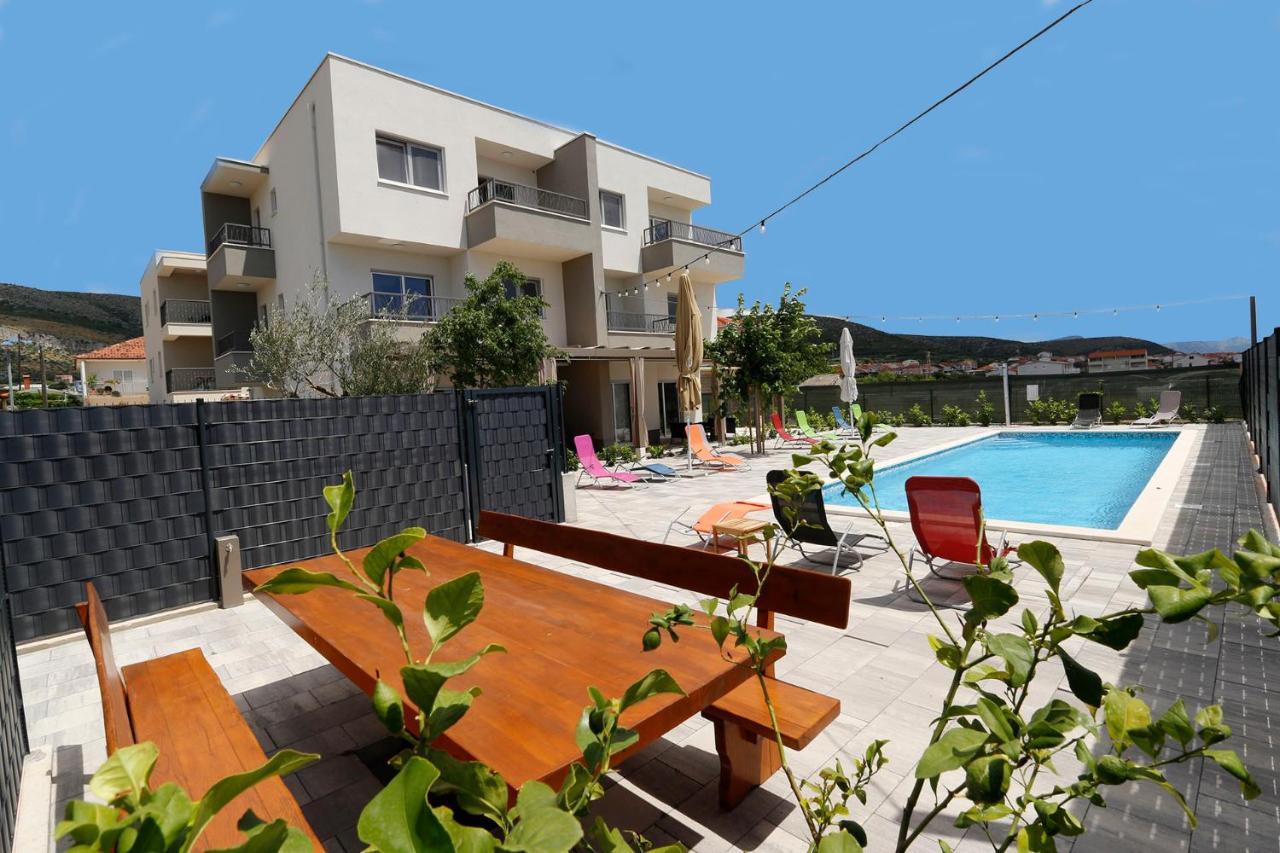 Hotel Bulli Croatia Donji Seget Esterno foto