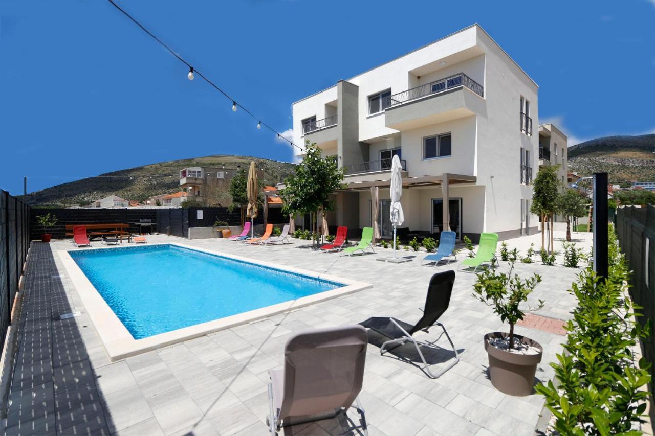 Hotel Bulli Croatia Donji Seget Esterno foto
