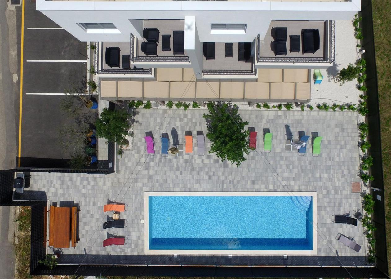 Hotel Bulli Croatia Donji Seget Esterno foto