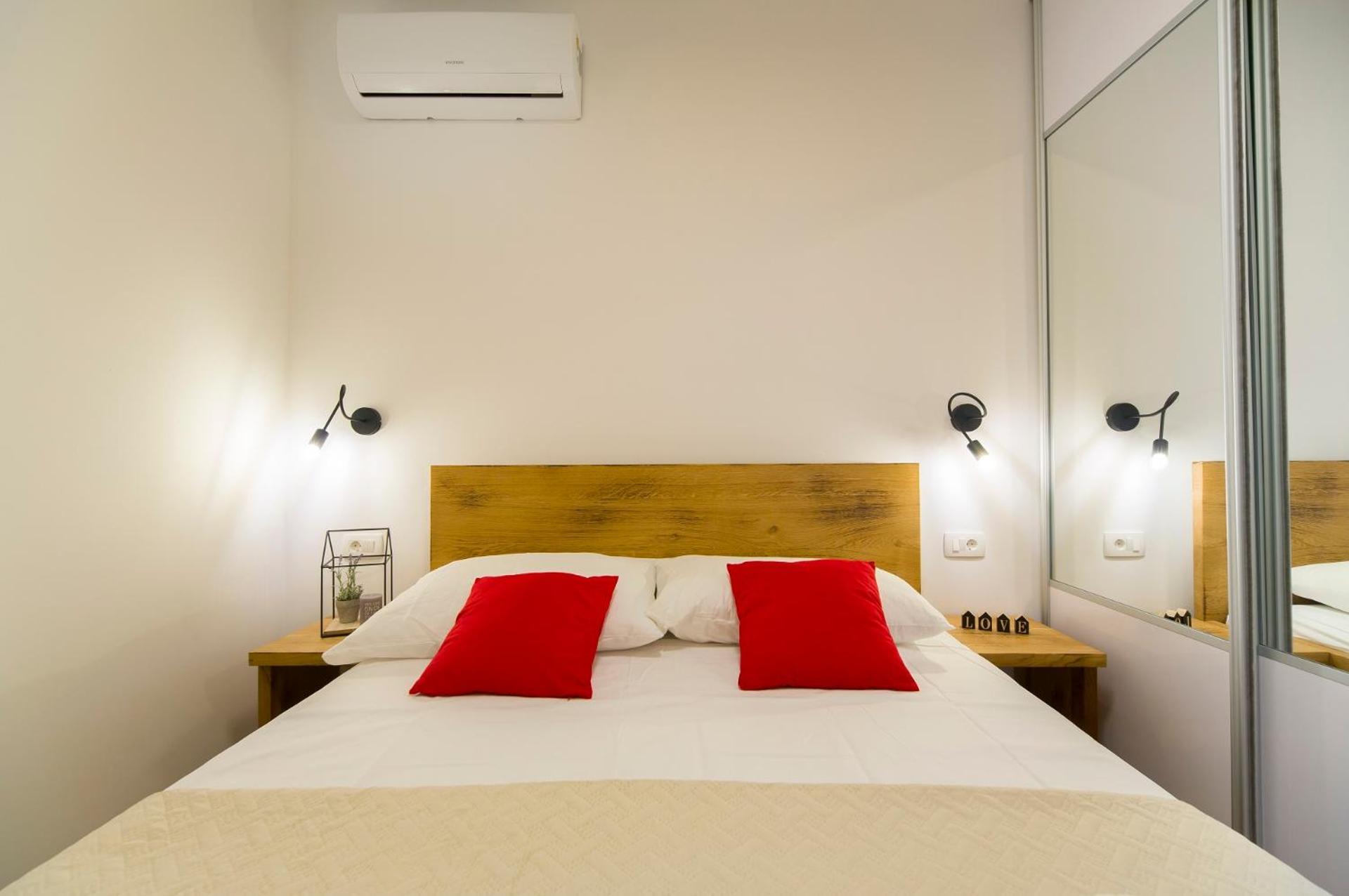 Hotel Bulli Croatia Donji Seget Esterno foto