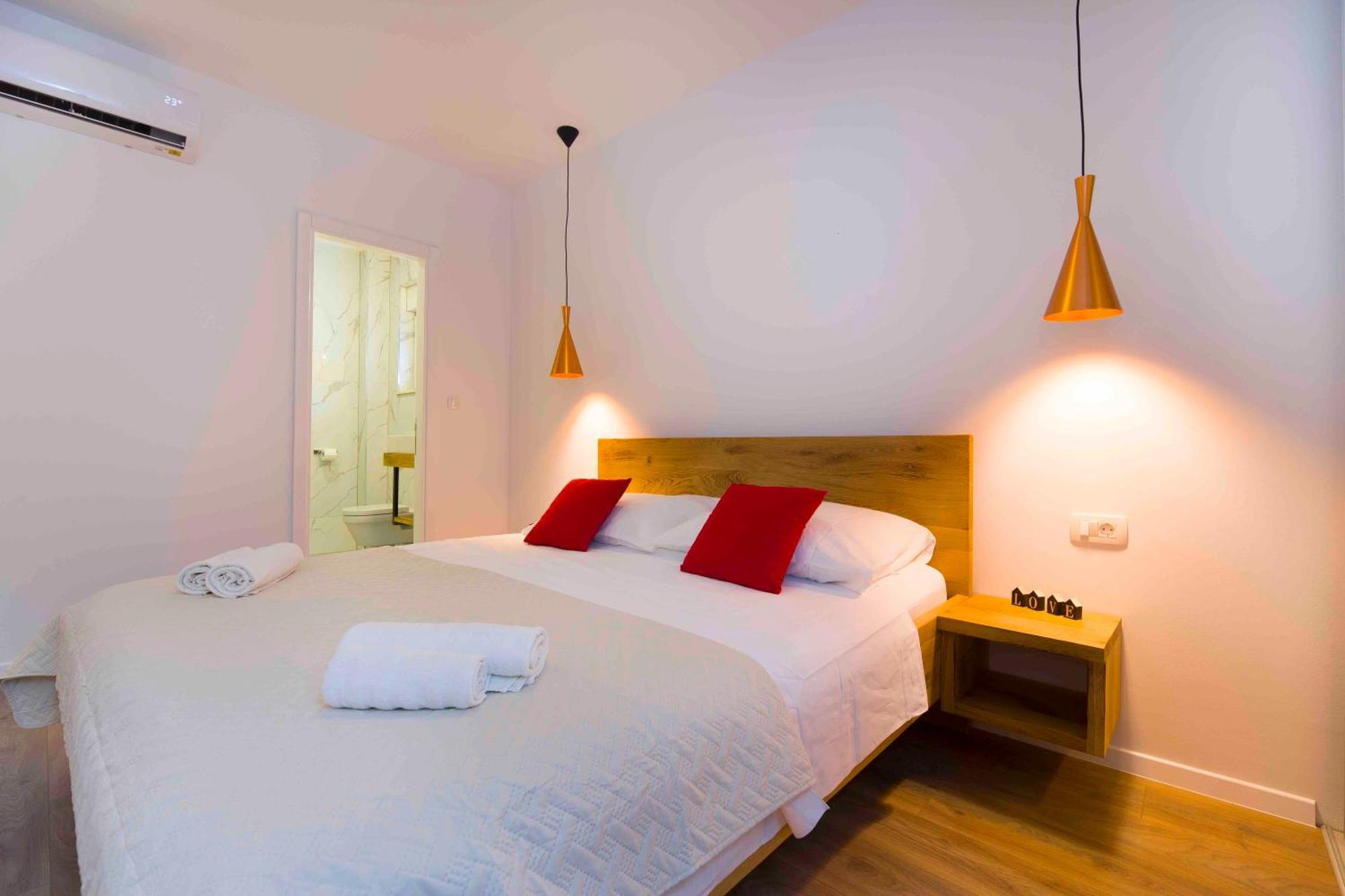Hotel Bulli Croatia Donji Seget Esterno foto
