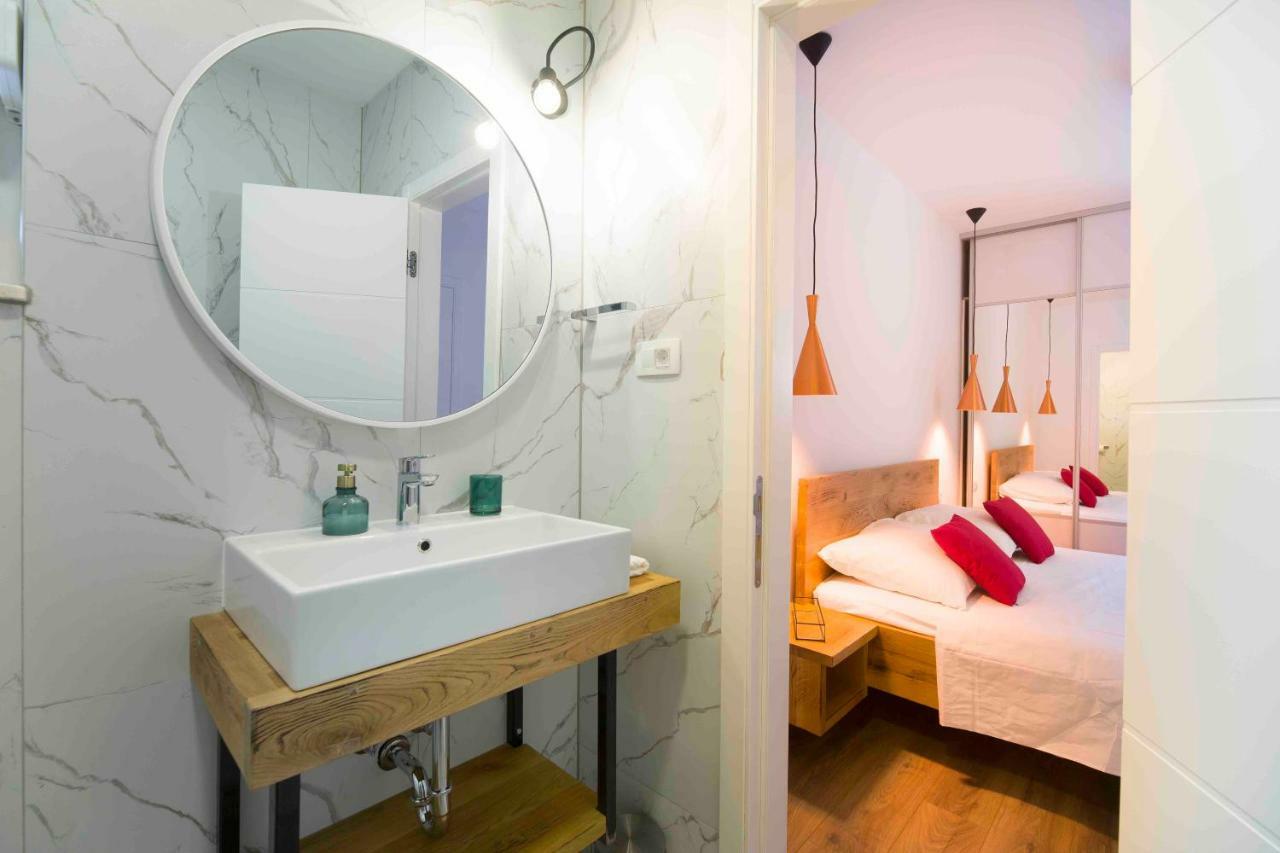 Hotel Bulli Croatia Donji Seget Esterno foto